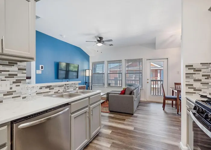 Quaint 2bd2b Condo* Fully Furnished*amazing Patio* *